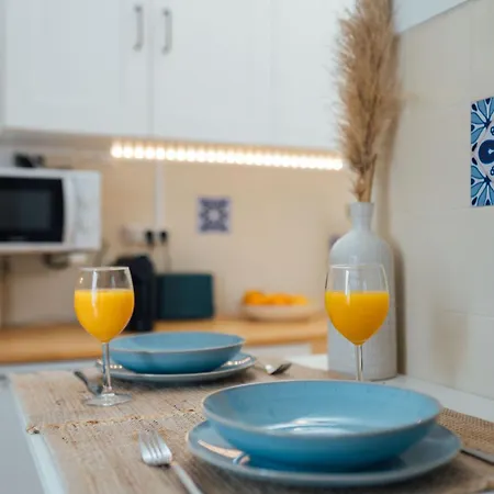 Apartment Cozy Old Town With Sunny Terrace Vila do Bispo